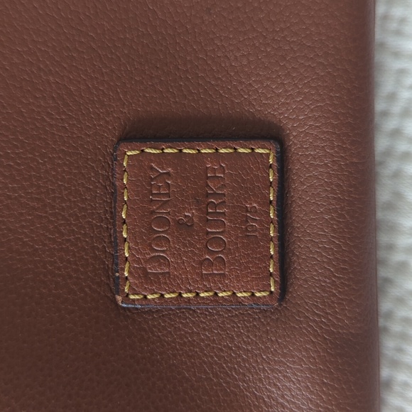 Brown Leather Wristlet Dooney & Burke EUC - Picture 2 of 6